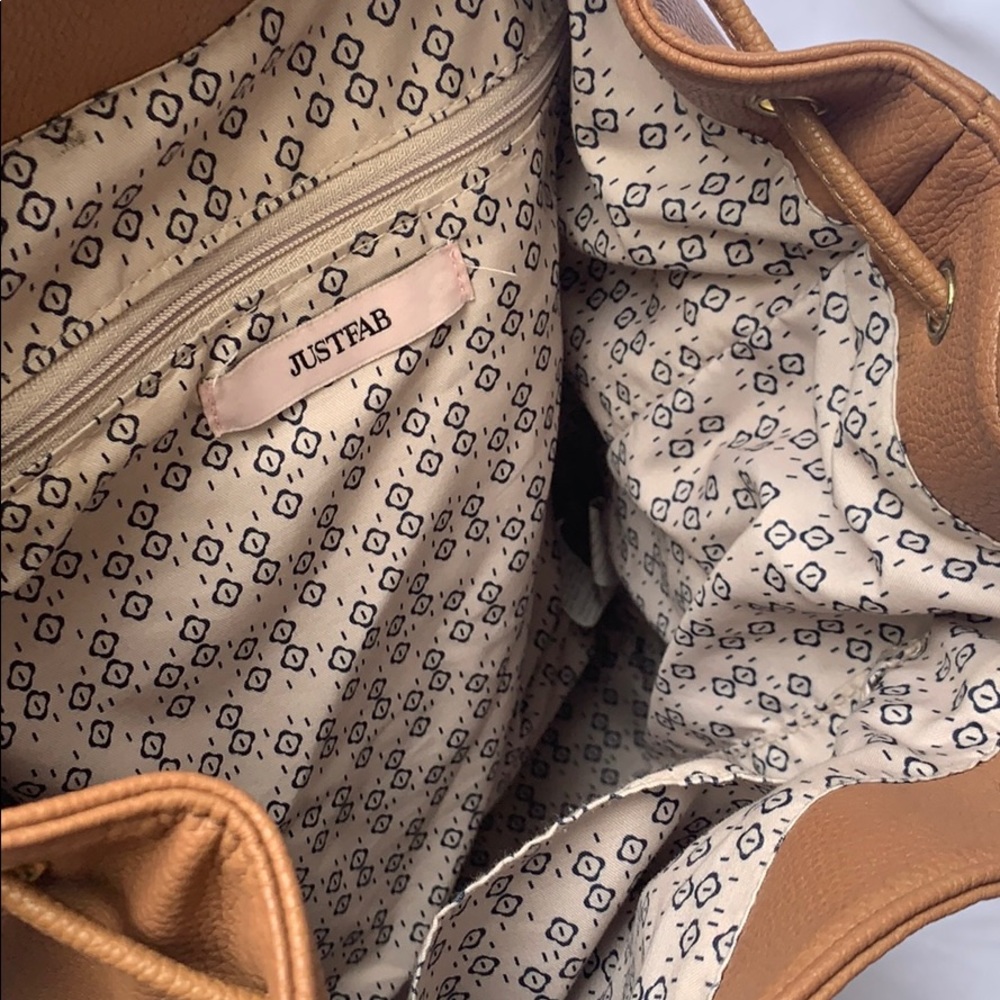 Neutral Backpack - Picture 6 of 11
